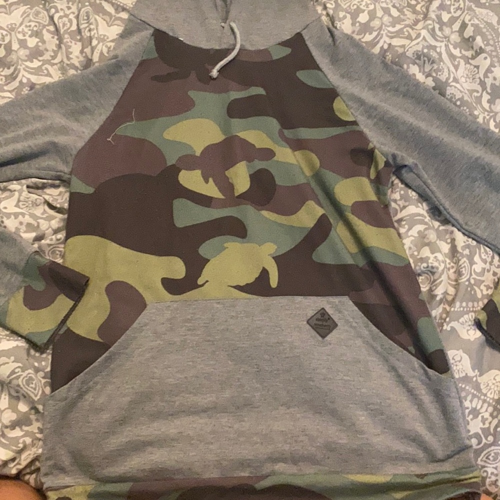gray simply southern sweatshirt, size small